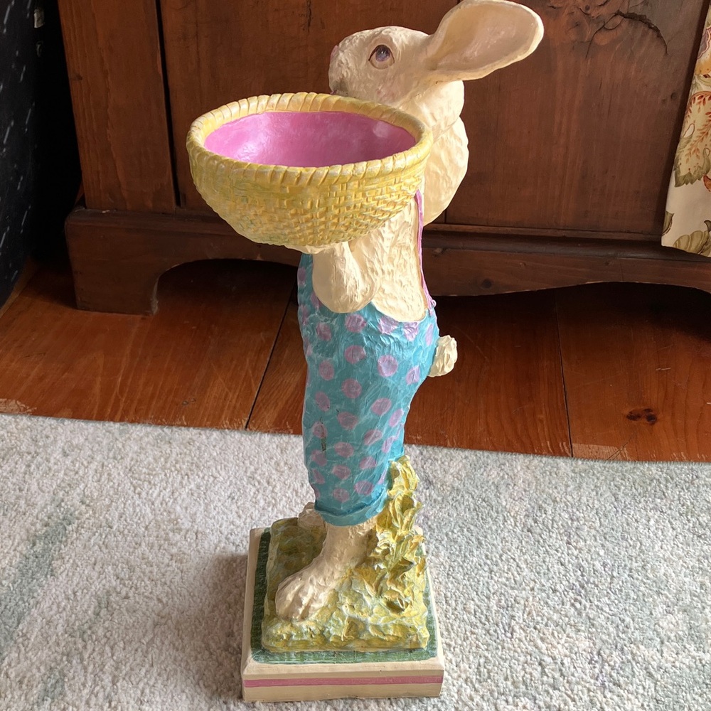 18” Adorable Bunny Vintage Papier-mache or resin figurine. Perfect for Easter. - Picture 5 of 7